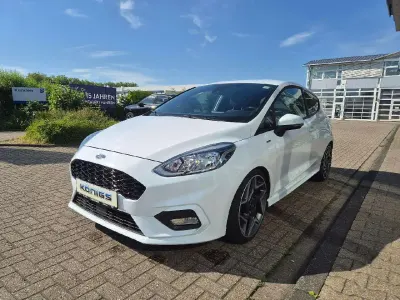 Gebraucht Ford Fiesta ST-Line 101 PS (74 kW) 2017 Frostweiß Kleinwagen