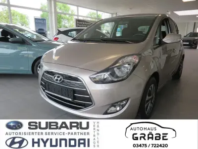 Gebraucht Hyundai i20 Space Plus 90 PS (66 kW) 2018 Silber SUV