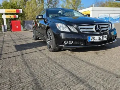Gebraucht Mercedes E250 Avantgarde 204 PS (150 kW) 2010 Schwarz Coupé