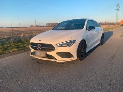 Gebraucht Mercedes CLA220 Shooting Brake Night 190 PS (139 kW) 2021 Weiß Kombi