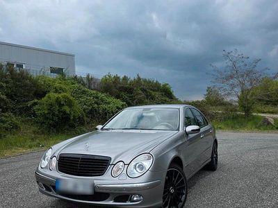 Usata Mercedes E320 224 CV (164 kW) 2005 Andere farben Berlina
