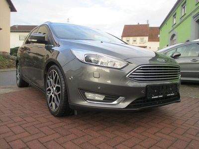 Braun Gebraucht 2015 Ford Focus Titanium Limousine | 8.999 € (Teuer)