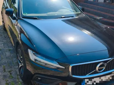 Gebraucht Volvo V60 150 PS (110 kW) 2019 Schwarz Kombi