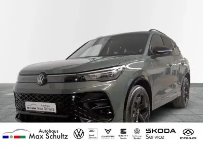 Neu VW Tiguan R-line 150 PS (110 kW) 2026 Grün SUV