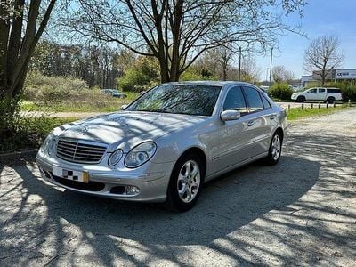 Usata Mercedes E320 Elegance 224 CV (164 kW) 2002 Argento Berlina