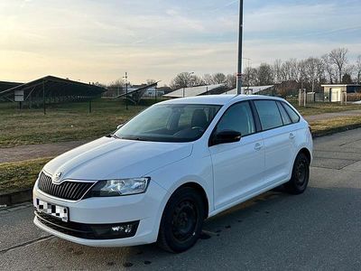 Gebraucht Skoda Rapid 90 PS (66 kW) 2016 Weiß Limousine