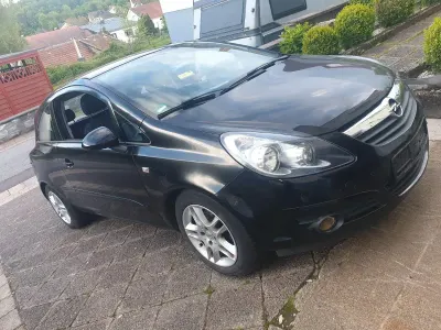 Używany Opel Corsa 80 KM (58 kW) 2007 Czarny Hatchback
