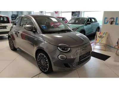 Gebraucht Fiat 500e La Prima 86 kW (118 PS) 2023 Grau Kleinwagen