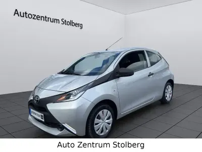 Gebraucht Toyota Aygo 69 PS (50 kW) 2018 Silver mica metallic Kleinwagen