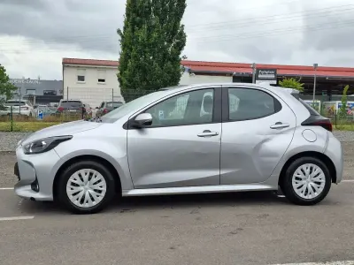 Gebraucht Toyota Yaris 92 PS (67 kW) 2021 Silber Kleinwagen