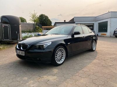 BMW 523