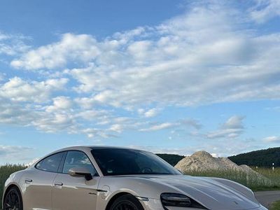 Second-hand Porsche Taycan GTS Sport 439 kW (598 CP) 2022 Bej Berlinǎ