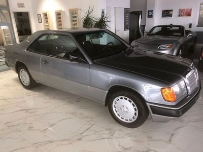 Gebraucht Mercedes 230 136 PS (100 kW) 1988 Grau Coupé