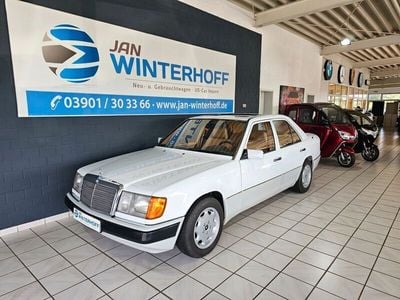Gebraucht Mercedes E230 132 PS (97 kW) 1995 Weiß Limousine