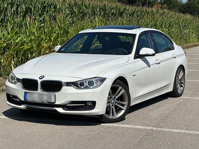 Gebraucht BMW 320 Sport Line 184 PS (135 kW) 2012 Weiß Limousine