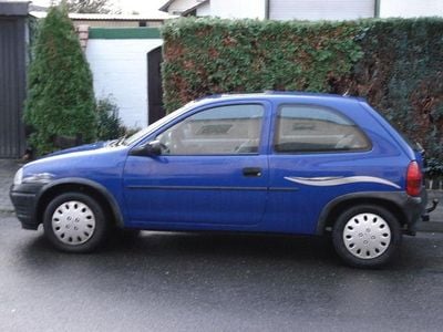 Second-hand Opel Corsa Sport 82 CP (60 kW) 1995 Albastru Hatchback