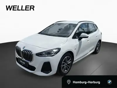 Gebraucht BMW 220 Active Tourer M Sport 163 PS (119 kW) 2025 Alpinweiss iii (weiß) Van / Kleinbus