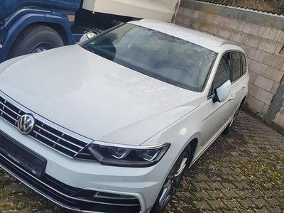 Gebraucht VW Passat Highline 150 PS (110 kW) 2018 Weiß Kombi
