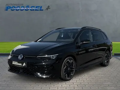Gebraucht VW Golf VIII R-line 150 PS (110 kW) 2026 Schwarz Kombi