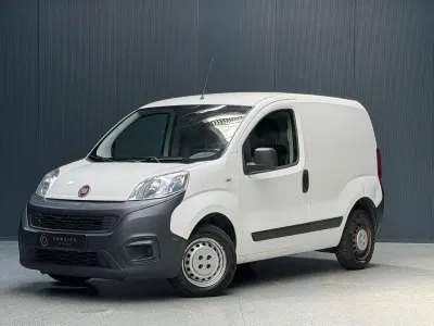 Gebraucht Fiat Fiorino 80 PS (58 kW) 2017 Weiß Van / Kleinbus