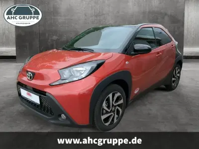 Gebraucht Toyota Aygo X Touch 72 PS (52 kW) 2025 Rot SUV