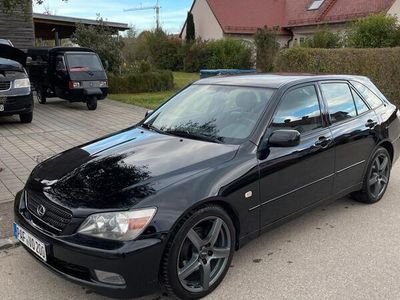 Lexus IS200