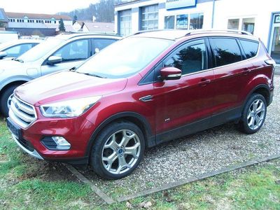 Gebraucht Ford Kuga Titanium 179 PS (131 kW) 2017 Rot SUV