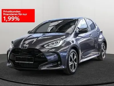 Neu Toyota Yaris Hybrid 116 PS (85 kW) 2026 Grau Limousine
