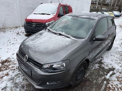 Grau Gebraucht 2013 VW Polo Life Limousine | 3.999 €