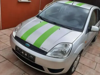 Gebraucht Ford Fiesta 60 PS (44 kW) 2005 Silber Kleinwagen