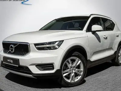 Używany Volvo XC40 Momentum 197 KM (144 kW) 2022 Czarny SUV
