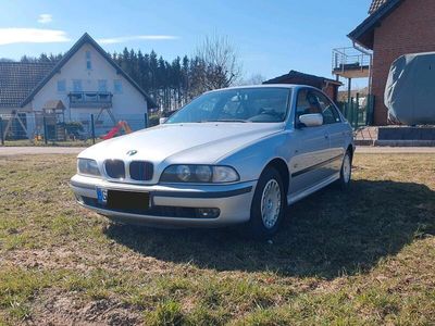 BMW 523