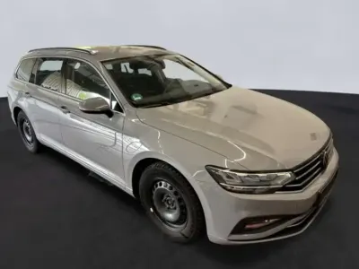 Gebraucht VW Passat Business 150 PS (110 kW) 2023 Mondsteingrau Kombi