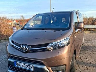 Gebraucht Toyota Proace Comfort 150 PS (110 kW) 2016 Braun Van / Kleinbus