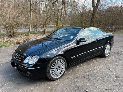 Second-hand Mercedes CLK320 Avantgarde 224 CP (164 kW) 2009 Negru Cabrio