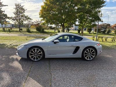 Porsche 718 Cayman