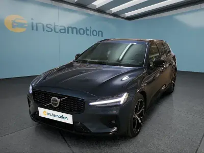 Gebraucht Volvo V60 Ultimate 197 PS (144 kW) 2024 Blau Kombi