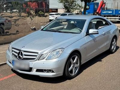 Silber Gebraucht 2010 Mercedes E200 Coupé | 12.500 € (Etwas zu teuer)
