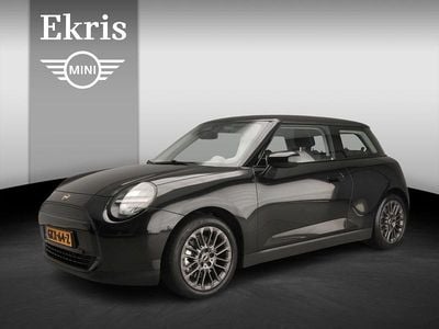 Schwarz Gebraucht 2024 Mini Cooper Kleinwagen | 23.900 € (Guter Preis)