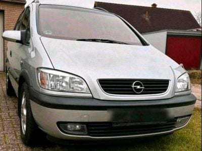 Usata Opel Zafira Elegance 125 CV (91 kW) 1999 Argento Monovolume