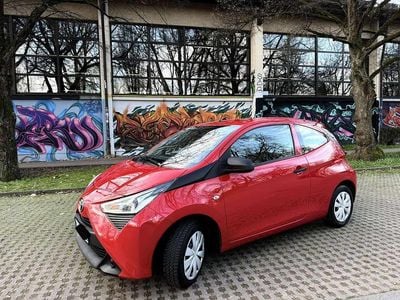 Second-hand Toyota Aygo X-play 72 CP (52 kW) 2020 Roșu Hatchback