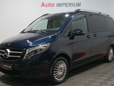 Blau Gebraucht 2017 Mercedes V220 Van / Kleinbus | 31.590 € (Guter Preis)