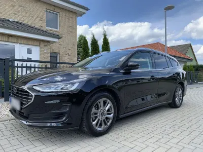 Gebraucht Ford Focus Titanium 125 PS (91 kW) 2022 Schwarz Kombi