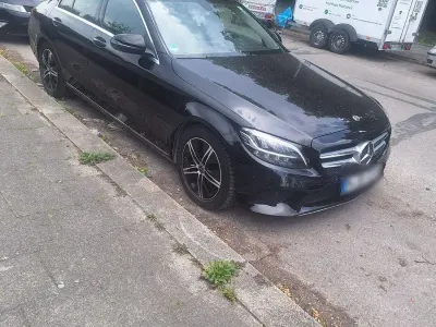 Gebraucht Mercedes C200 150 PS (110 kW) 2018 Schwarz Limousine