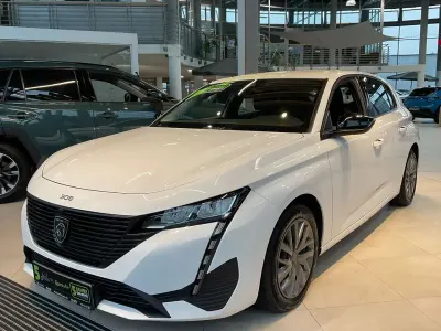 Gebraucht Peugeot 308 Active 110 PS (80 kW) 2022 Weiß Limousine