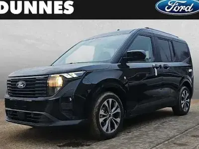 Gebraucht Ford Tourneo Courier Titanium 125 PS (91 kW) 2025 Schwarz (agate black metallic) Van / Kleinbus