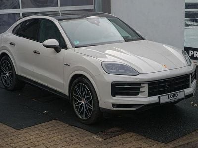 Grau Gebraucht 2024 Porsche Cayenne E-Hybrid Coupe Coupé | 104.900 € (Fairer Preis)