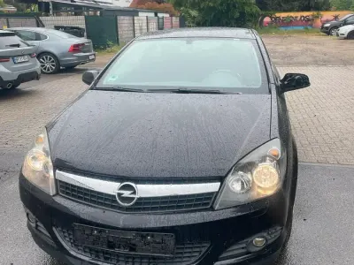 Gebraucht Opel Astra GTC 115 PS (84 kW) 2009 Schwarz Coupé
