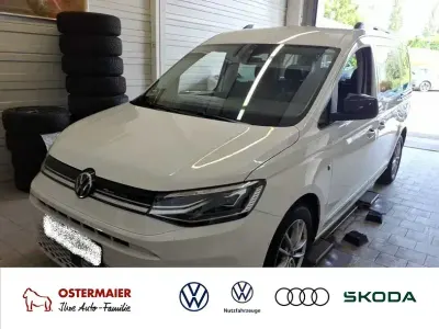 Gebraucht VW Caddy Maxi Style 122 PS (89 kW) 2023 Weiß Van / Kleinbus