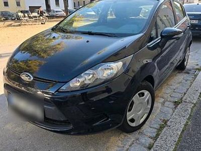 Gebraucht Ford Fiesta 85 PS (62 kW) 2011 Blau Kleinwagen